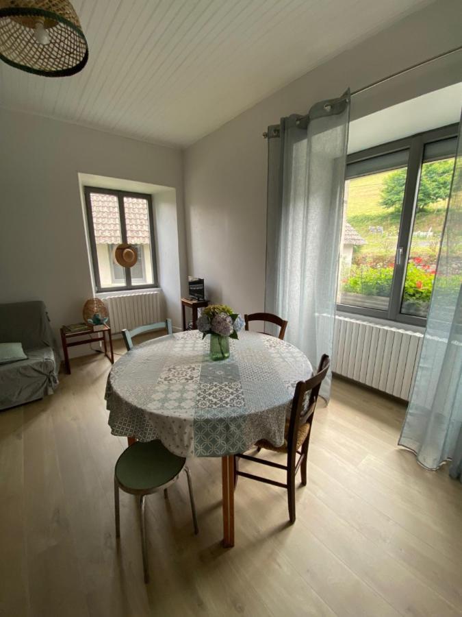 La Maison De Marie Junhac Экстерьер фото